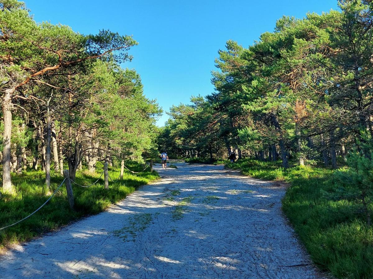 Greyówka dom kryty strzechą w Gardna Park Czysta Exterior foto